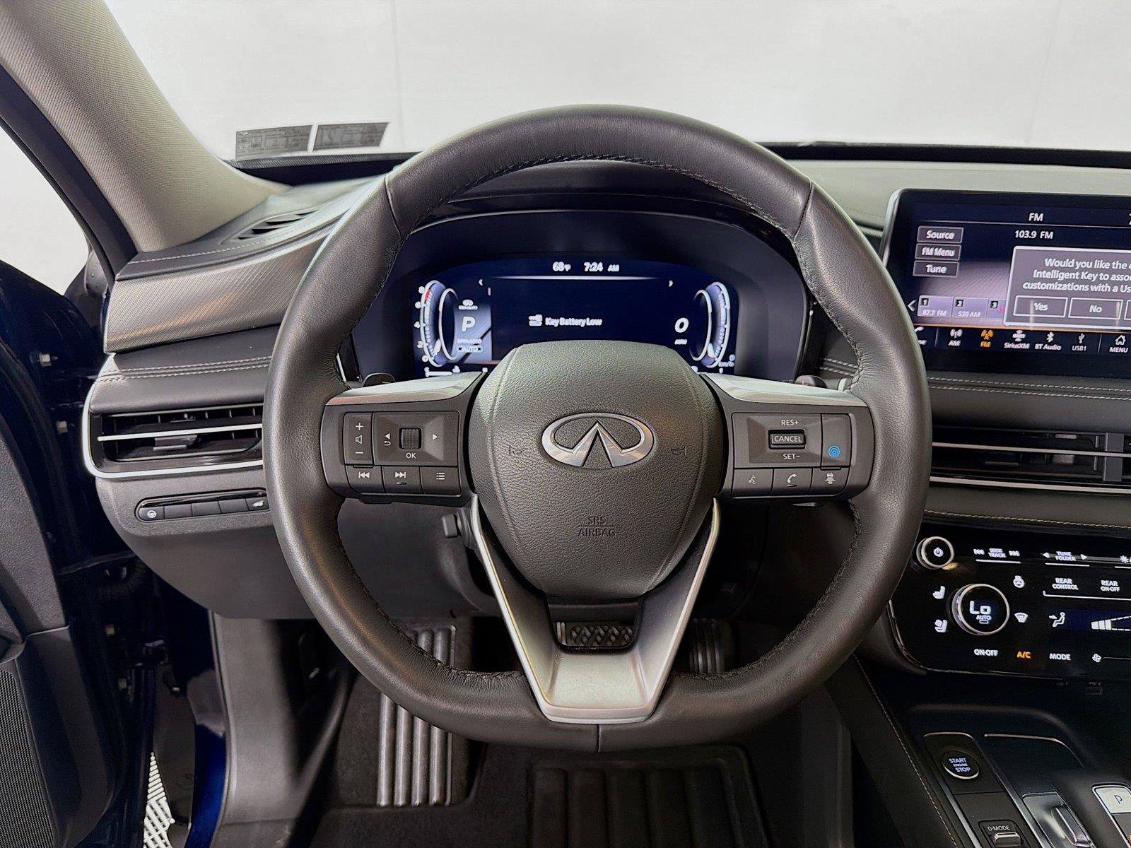 Used 2023 INFINITI QX60 Luxe w/ Cargo Package AWD/4WD image 3