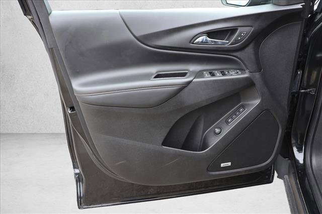 Used 2018 Chevrolet Equinox Premier image 12