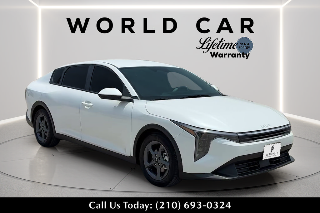 Used 2025 Kia K4 FWD image 1