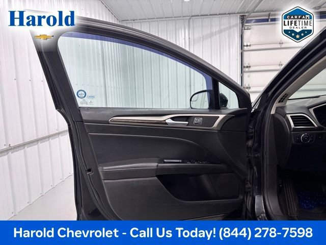 Used 2014 Ford Fusion SE w/ Equipment Group 202A FWD image 14