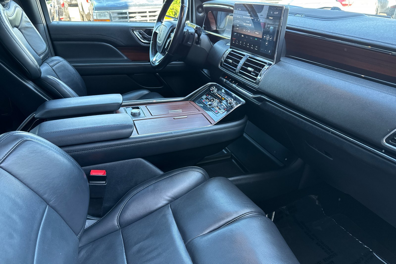 Certified 2023 Lincoln Navigator L Reserve AWD/4WD image 17