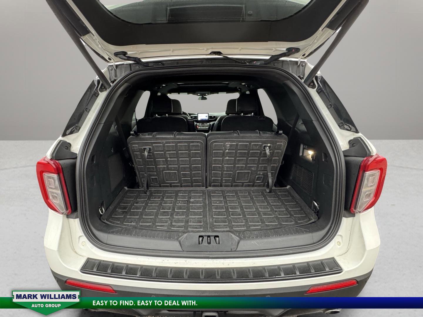 Used 2023 Ford Explorer ST-Line w/ Class IV Trailer Tow Package image 31