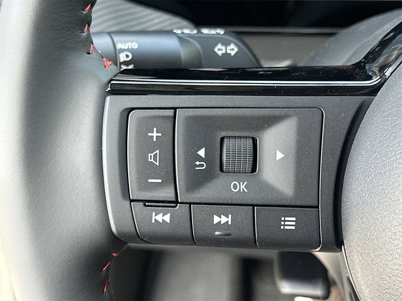 New 2025 Nissan Kicks SR image 42