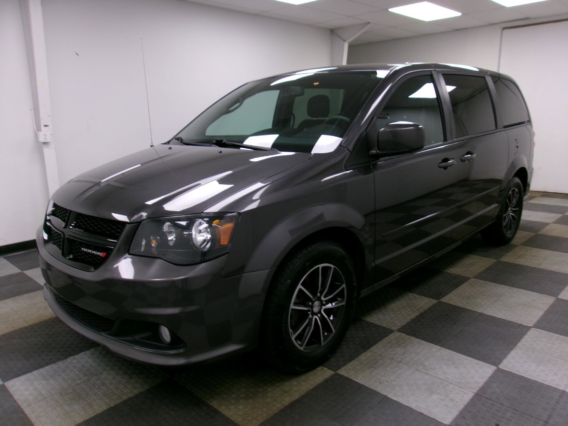 Used 2015 Dodge Grand Caravan SXT w/ Blacktop Package FWD image 1