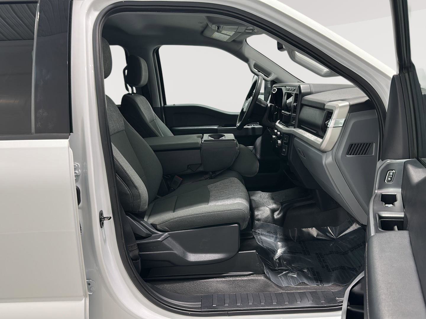 Used 2023 Ford F250 XLT w/ FX4 Off-Road Package image 22