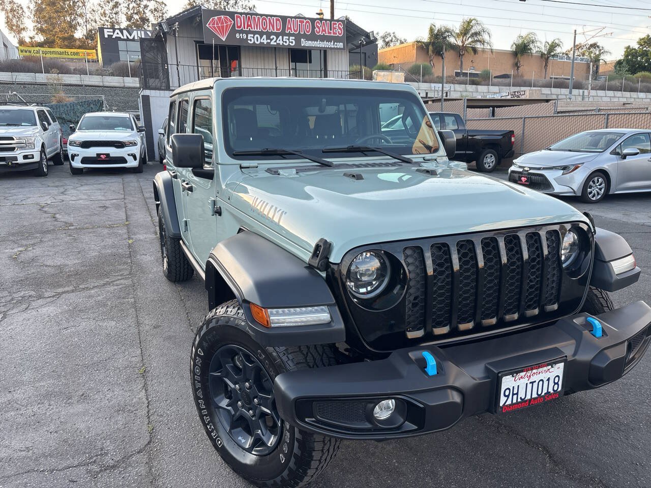 Used 2023 Jeep Wrangler Unlimited w/ 8.4" Radio Group AWD/4WD image 2