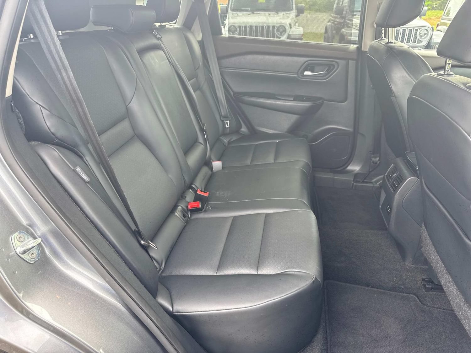 Used 2023 Nissan Rogue SV w/ SV Premium B Package FWD image 27