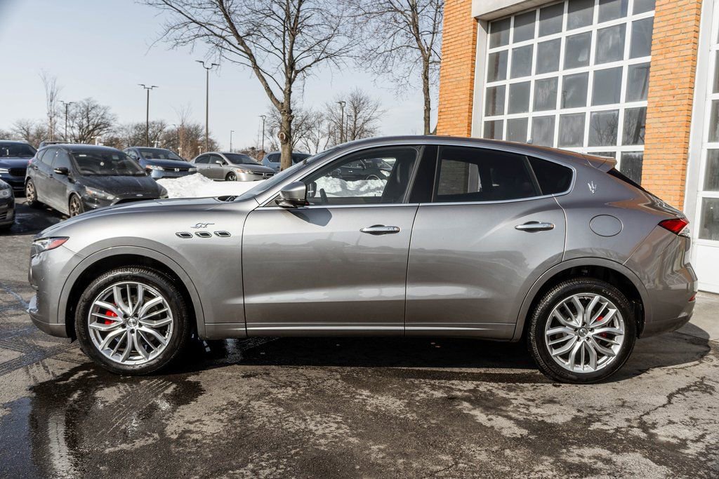 Used 2022 Maserati Levante GT AWD/4WD image 46