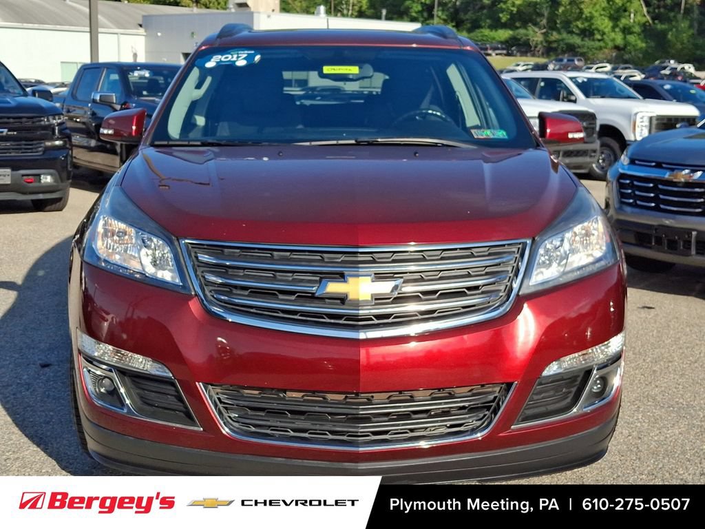 Used 2017 Chevrolet Traverse LT w/ Style and Technology Package AWD/4WD image 3