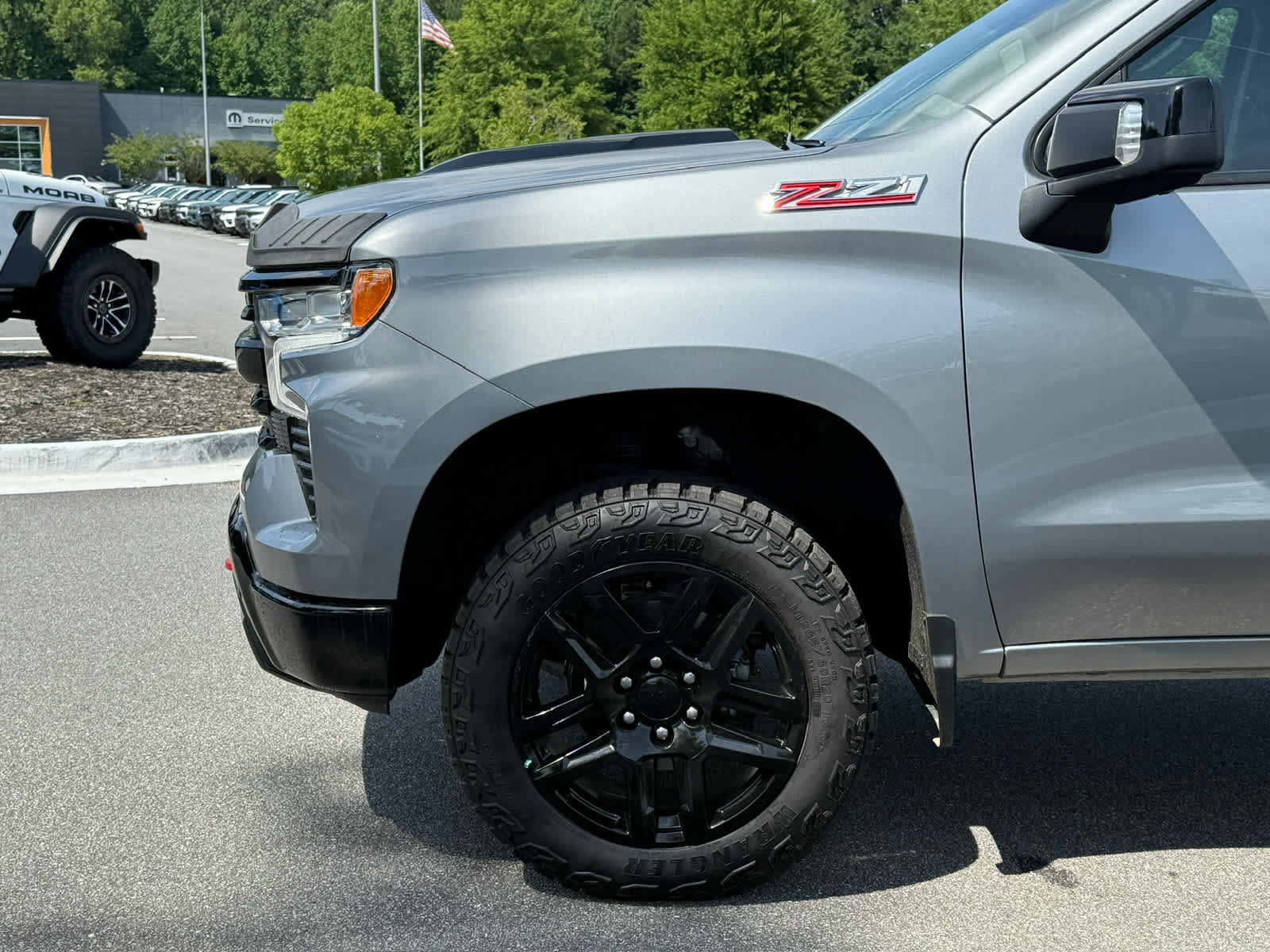 Used 2024 Chevrolet Silverado 1500 LT Trail Boss w/ LT Trail Boss Premium Package AWD/4WD image 11