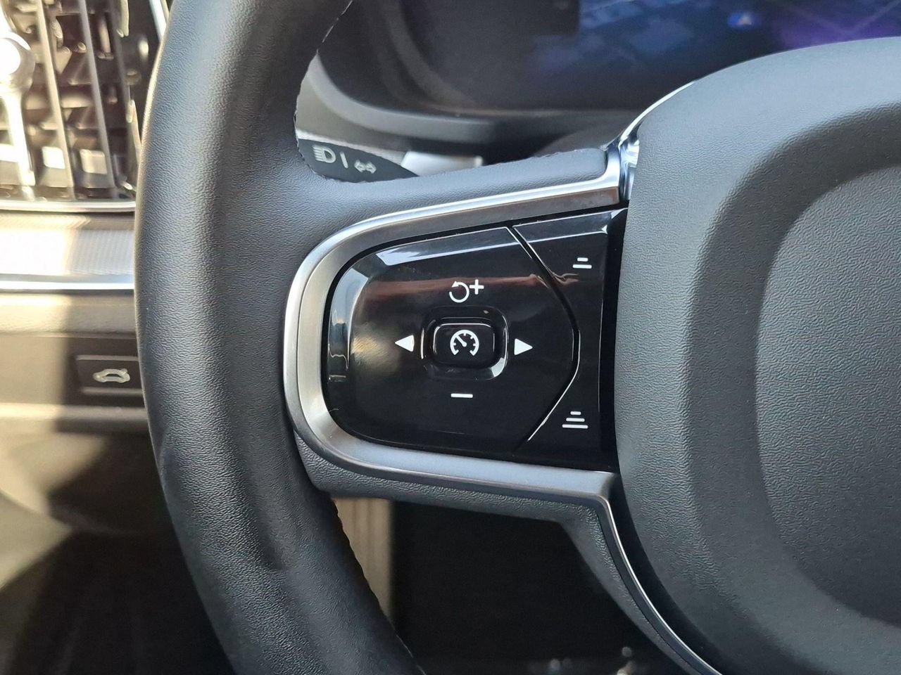 Certified 2024 Volvo S60 T8 Plus w/ Climate Package AWD/4WD image 14