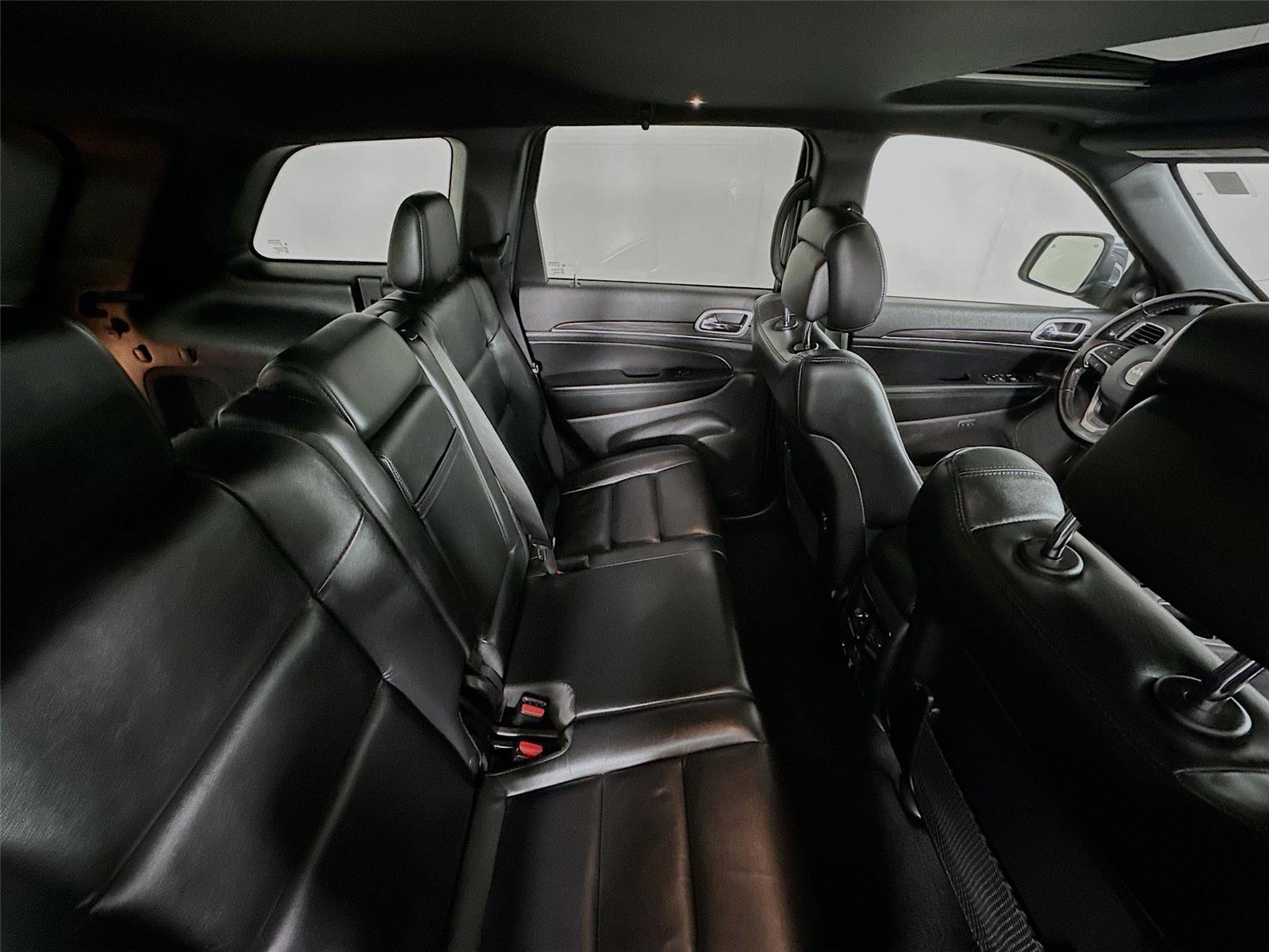 Used 2020 Jeep Grand Cherokee Limited w/ Trailer Tow Group IV image 28