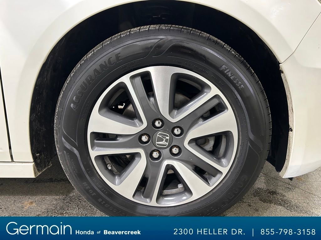 Used 2016 Honda Odyssey Touring Elite image 12