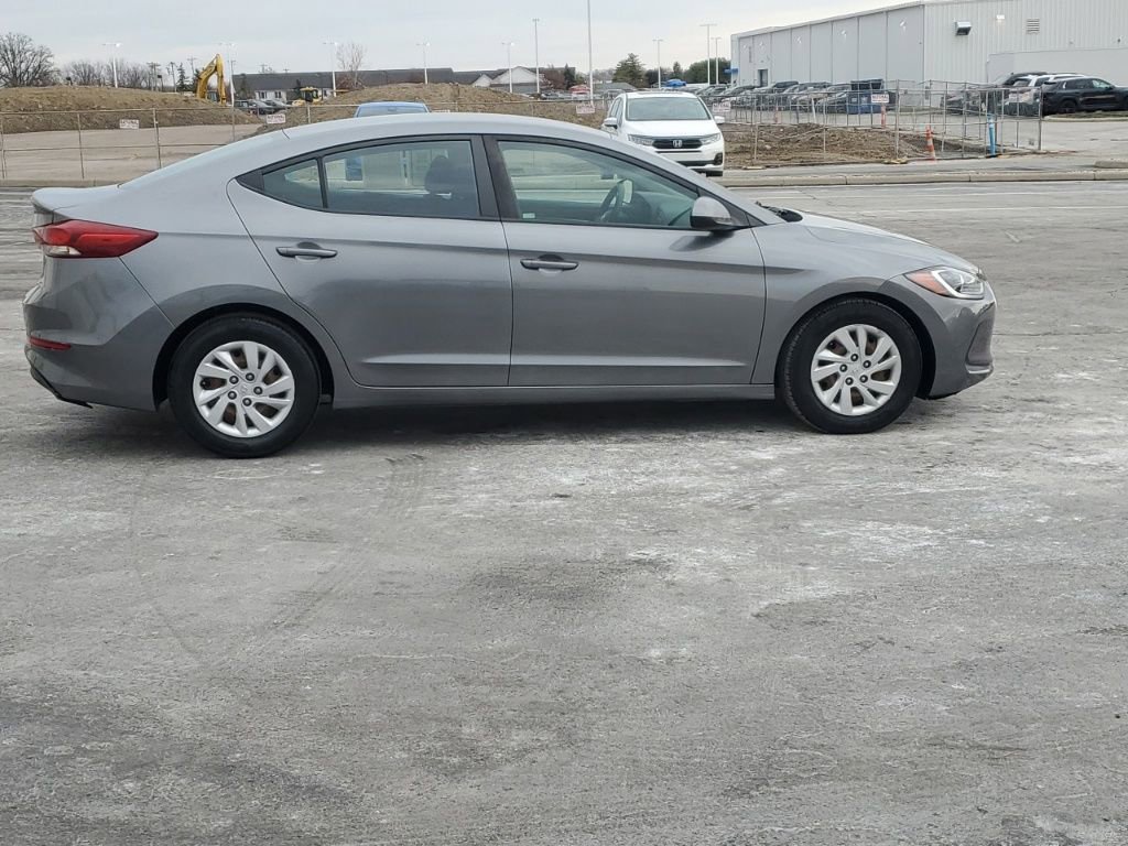 Used 2018 Hyundai Elantra SE image 9