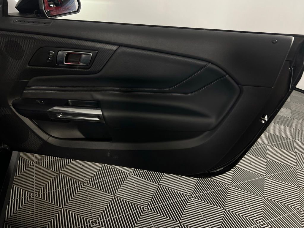 Used 2025 Ford Mustang Premium image 26