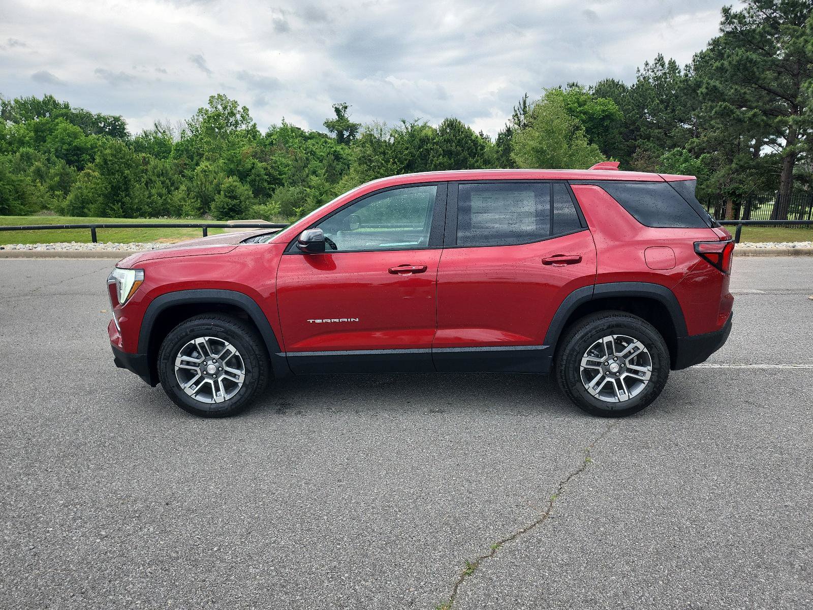 New 2026 GMC Terrain Elevation FWD image 2