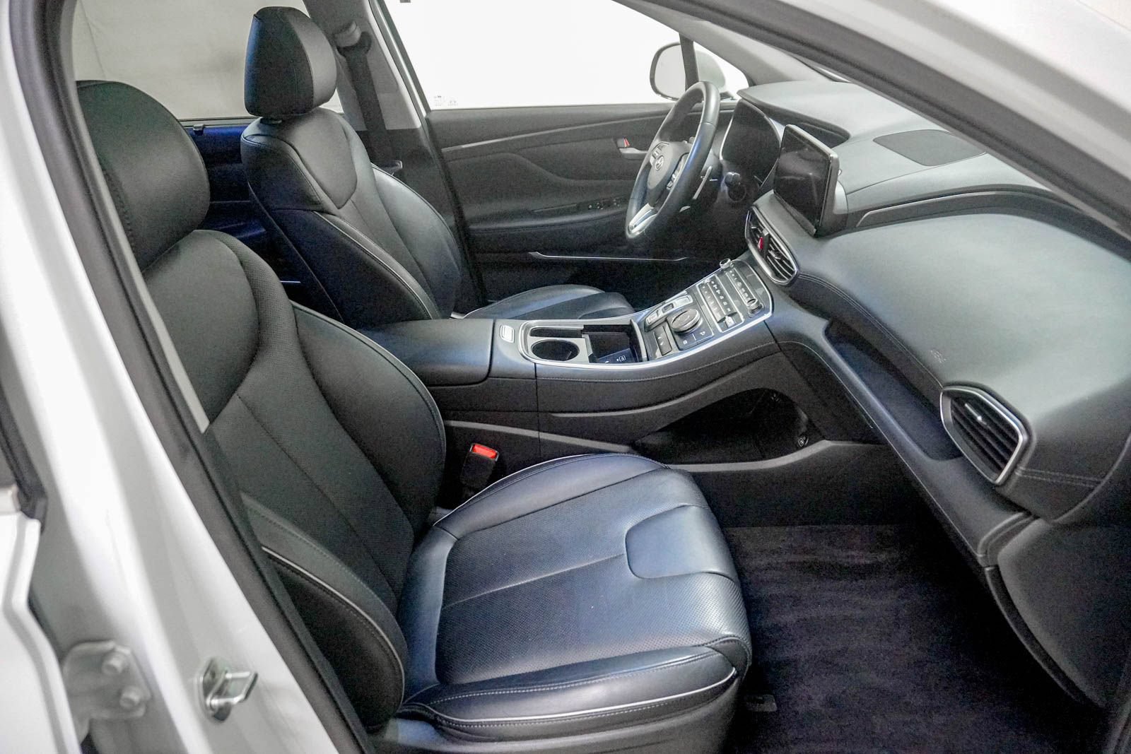 Used 2022 Hyundai Santa Fe SEL w/ Convenience + Premium Package AWD/4WD image 30