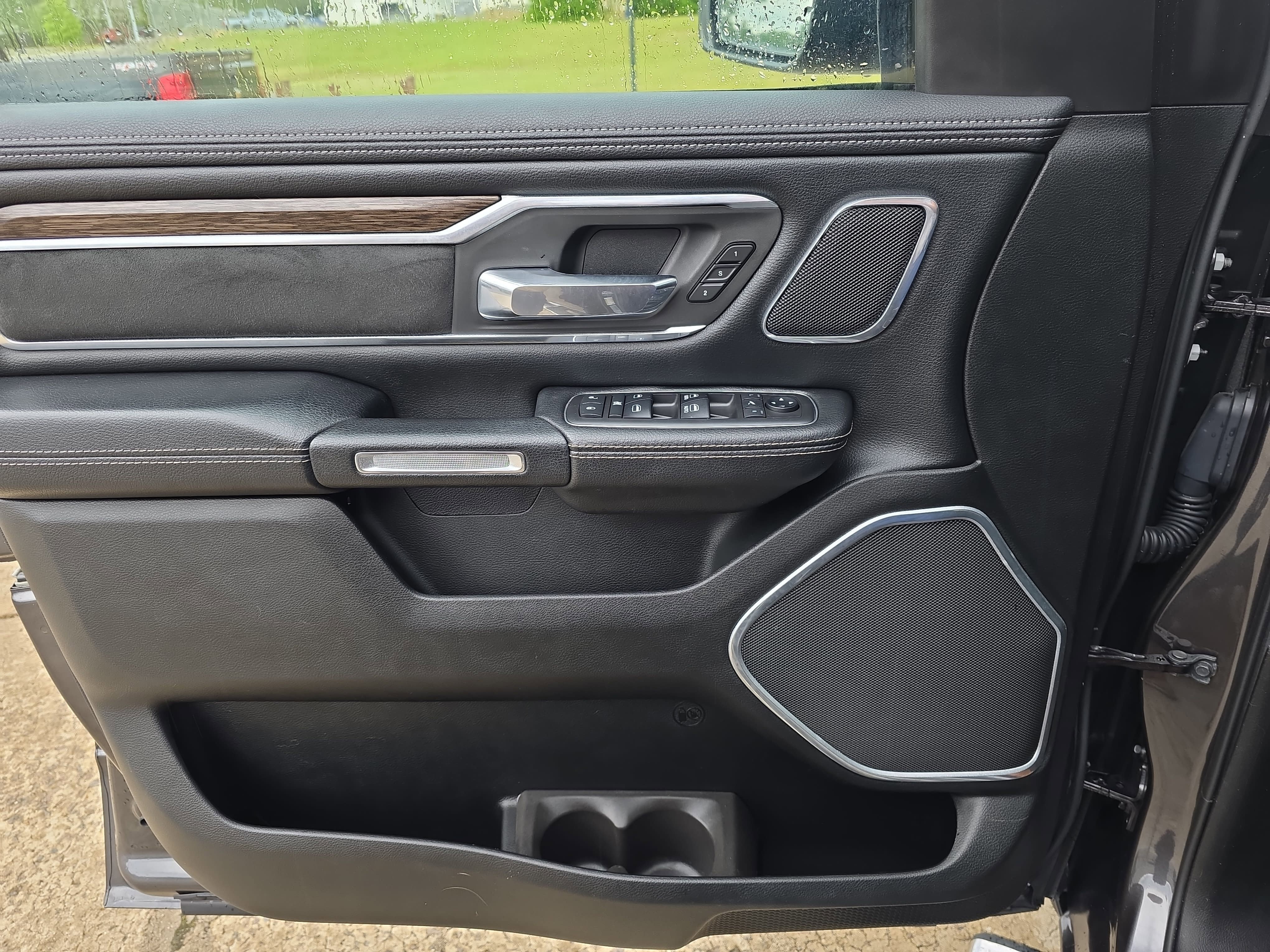 Used 2019 RAM 1500 Laramie AWD/4WD image 25