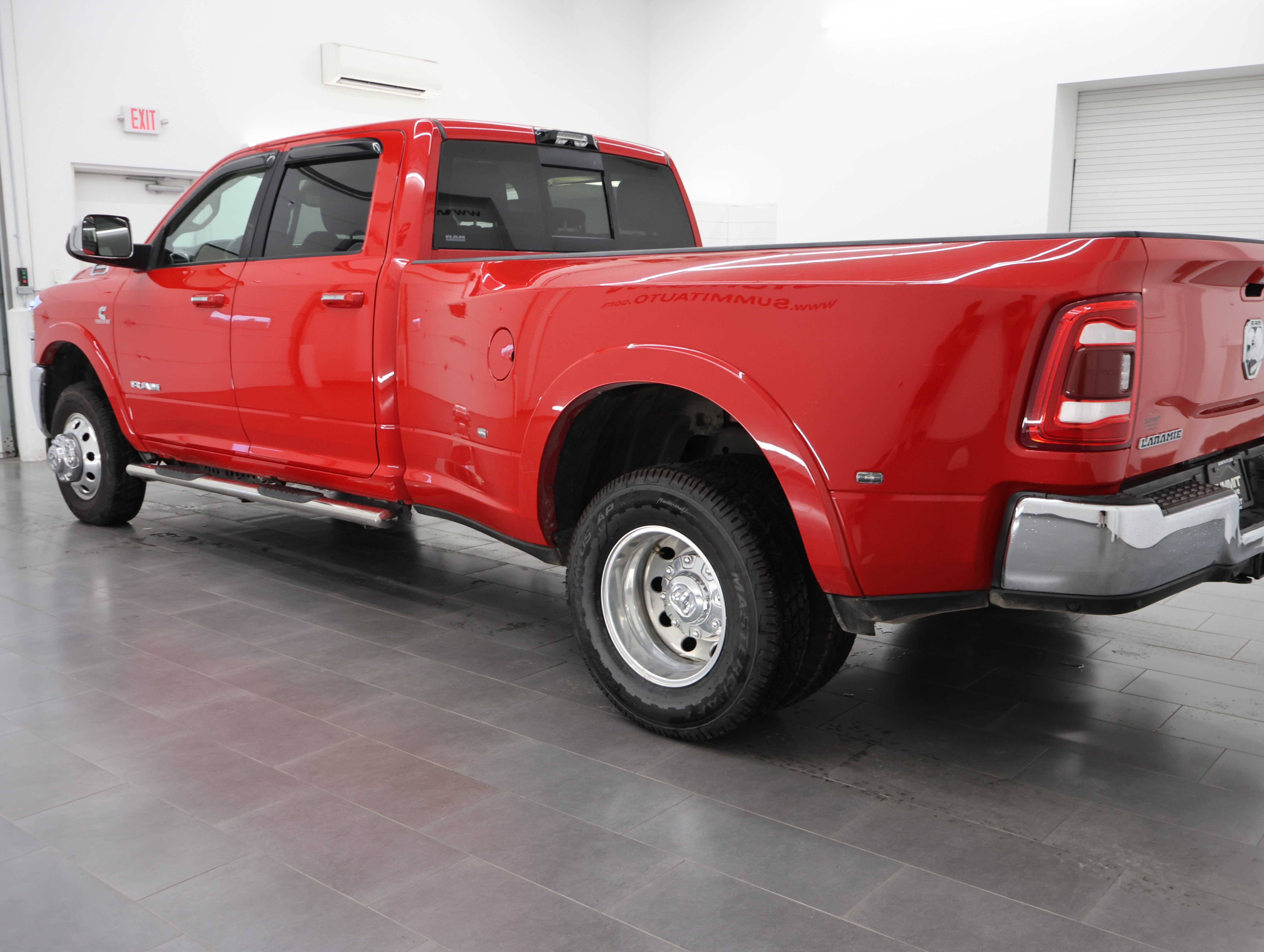 Used 2022 RAM 3500 Laramie AWD/4WD image 4