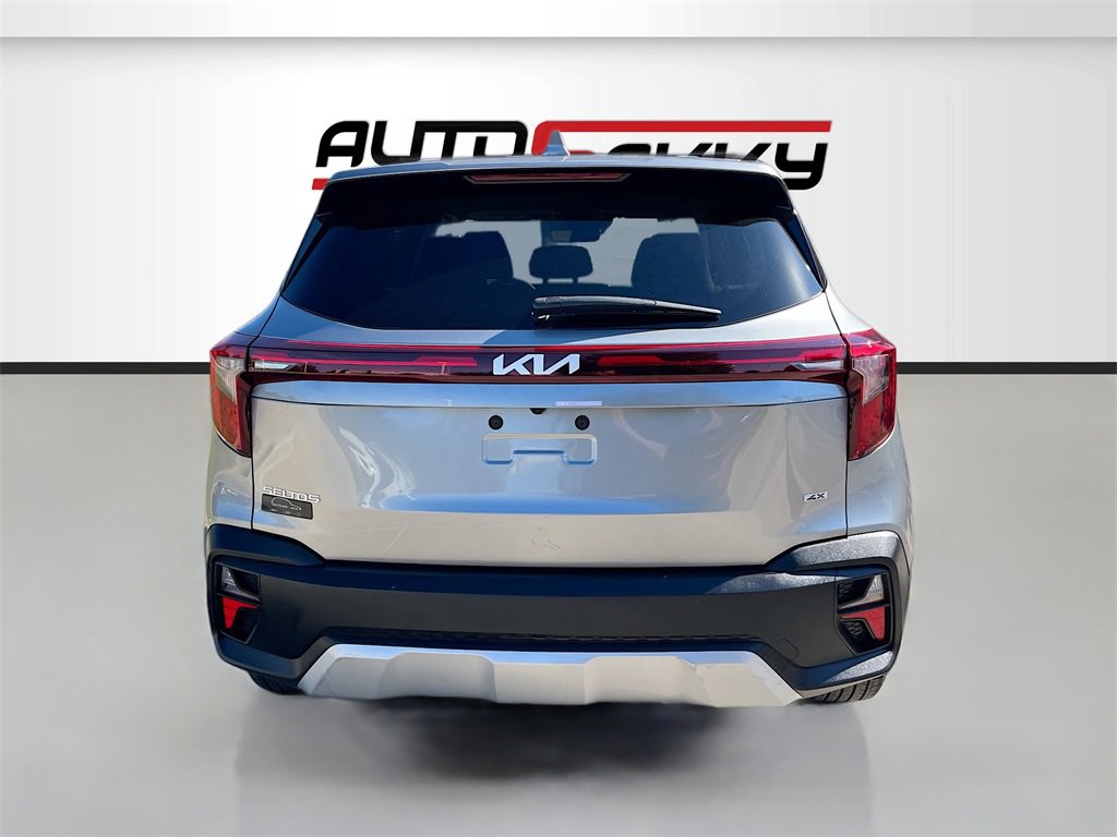 Used 2024 Kia Seltos LX image 6