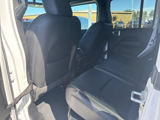Used 2023 Jeep Wrangler Unlimited Sahara w/ Cold Weather Group AWD/4WD image 15