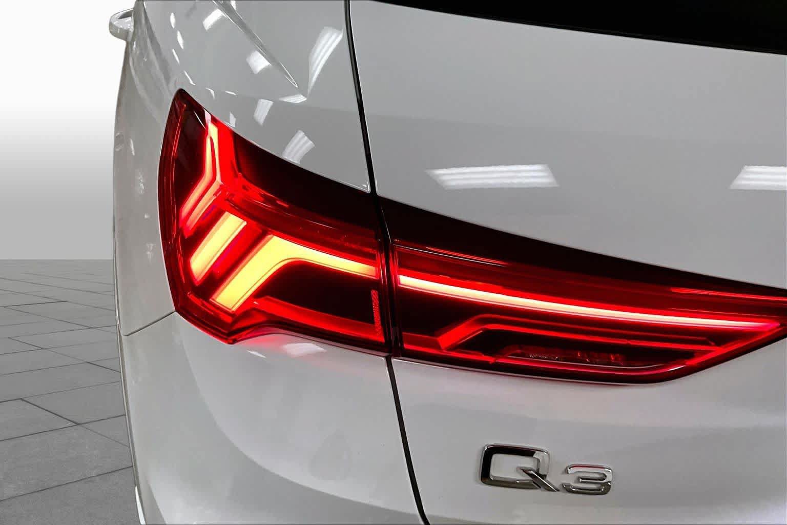 Used 2024 Audi Q3 2.0T Premium Plus AWD/4WD image 28