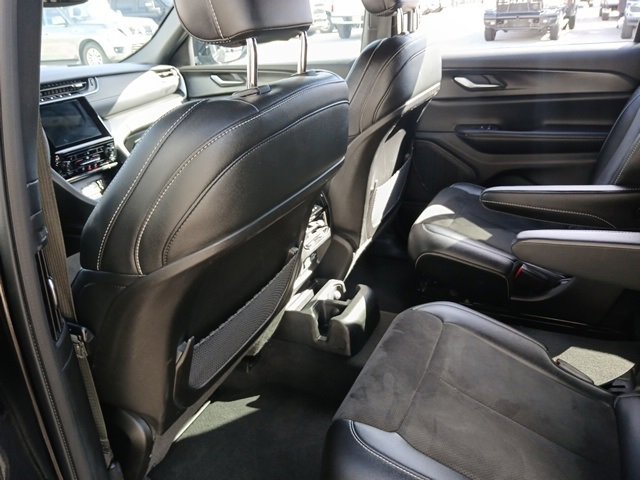 Used 2023 Jeep Grand Cherokee L Laredo image 30