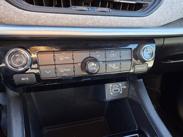 Used 2024 Jeep Compass Sport image 22