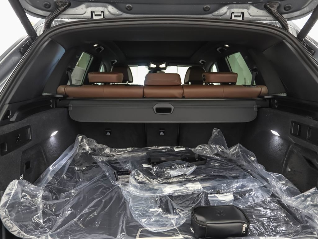 New 2026 BMW X5 xDrive50e w/ Executive Package image 24