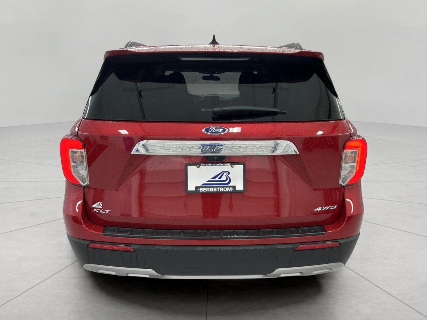 Used 2024 Ford Explorer XLT w/ Equipment Group 202A AWD/4WD image 26