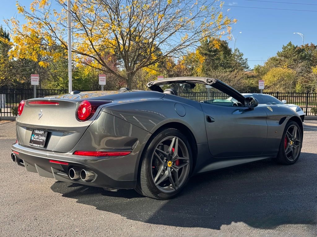 Used 2016 Ferrari California T image 8