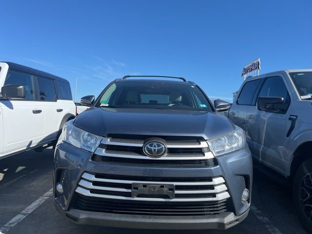 Used 2019 Toyota Highlander XLE AWD/4WD image 1