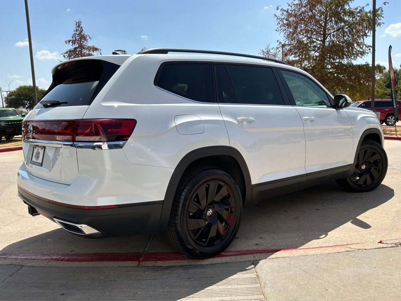 Used 2026 Volkswagen Atlas SE FWD image 6