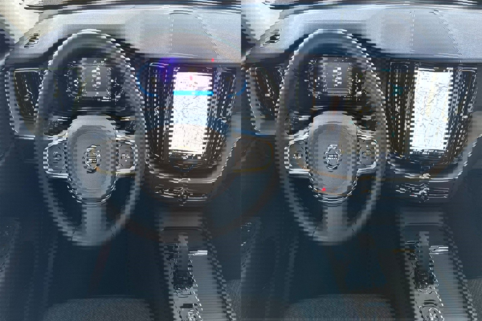 Used 2025 Volvo XC60 B5 Core w/ Protection Package Premier image 14