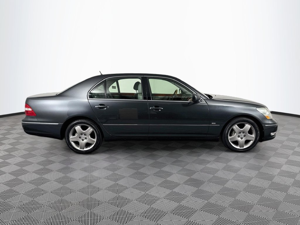 Used 2004 Lexus LS 430 w/ Modern Luxury Pkg RWD image 4