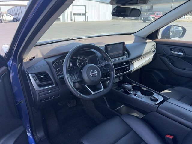 Used 2023 Nissan Rogue SV w/ SV Premium B Package image 11