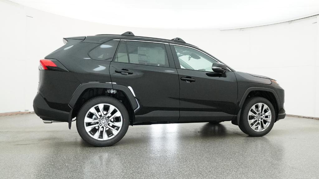 Used 2025 Toyota RAV4 XLE Premium image 29