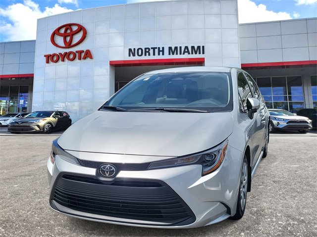 Used 2025 Toyota Corolla LE video 2