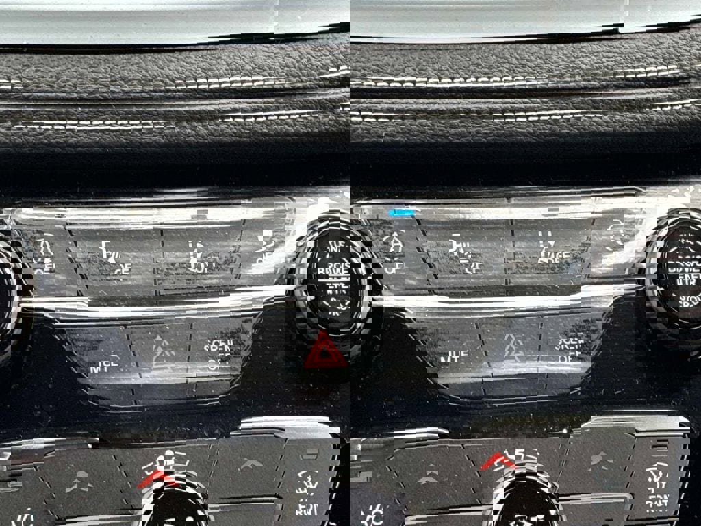 New 2026 Chrysler Pacifica Select AWD/4WD image 15