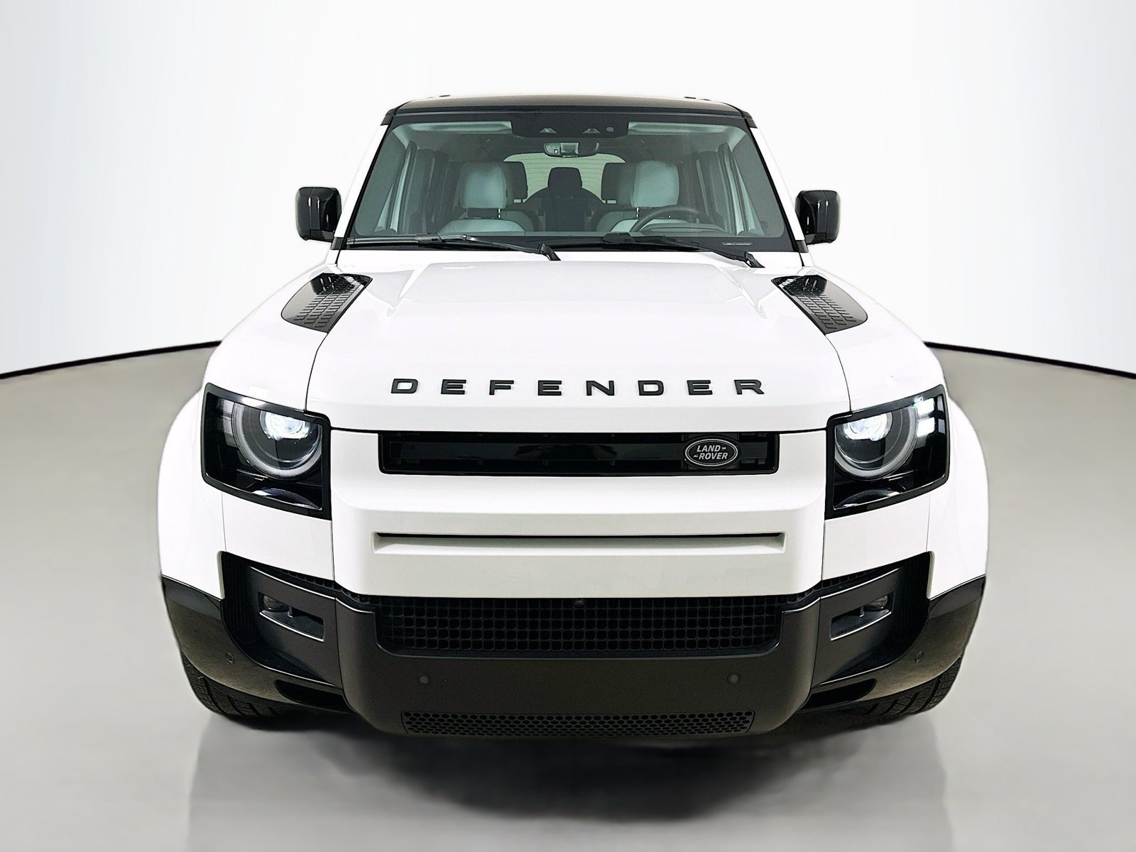 New 2026 Land Rover Defender 130 X-Dynamic SE AWD/4WD image 2