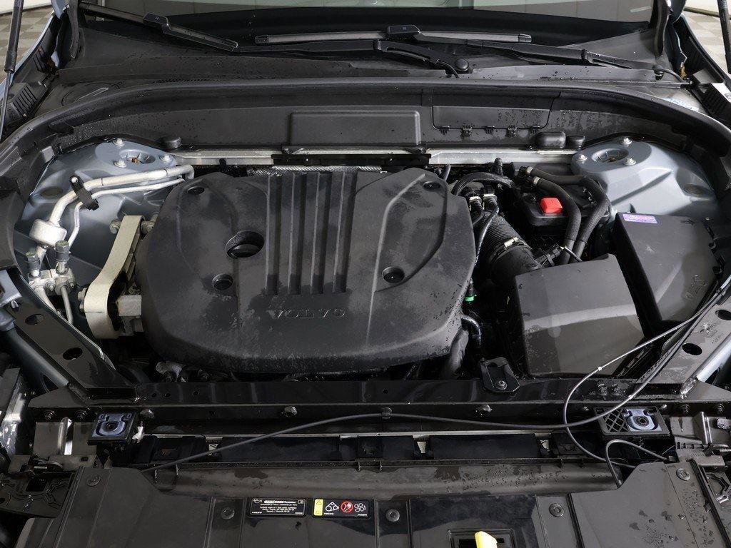 Used 2024 Volvo XC60 B5 Plus image 23