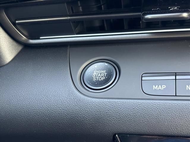 Certified 2025 Hyundai Elantra SEL FWD image 19