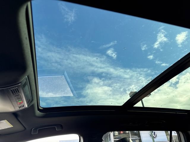 Used 2020 Volkswagen Tiguan SEL Premium R-Line image 34