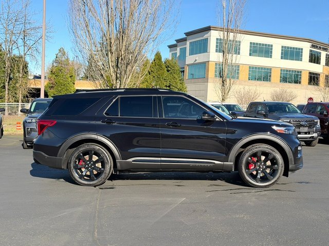 Used 2020 Ford Explorer ST w/ ST Street Pack image 2