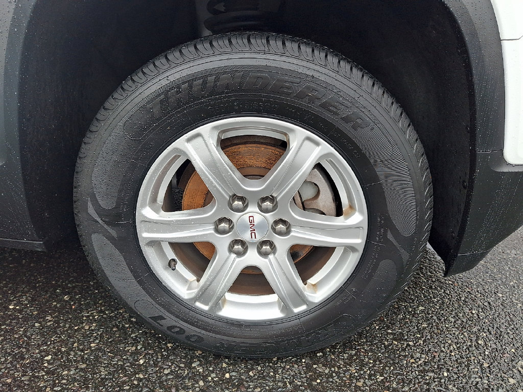 Used 2019 GMC Acadia SLE w/ LPO, Floor Liner Package AWD/4WD image 9