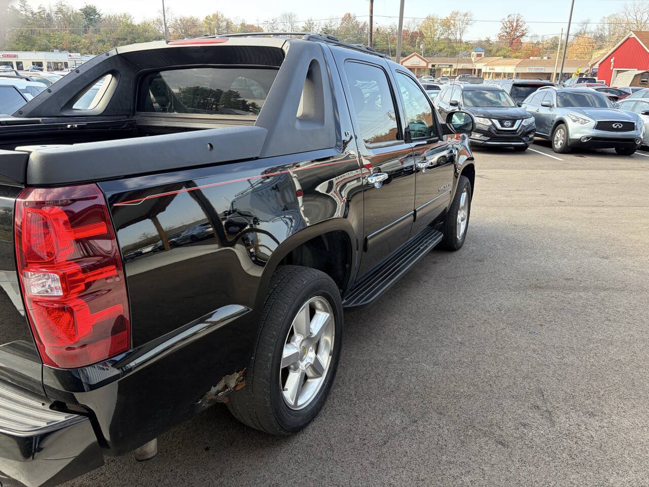 Used 2012 Chevrolet Avalanche LT w/ All-Star Edition AWD/4WD image 7