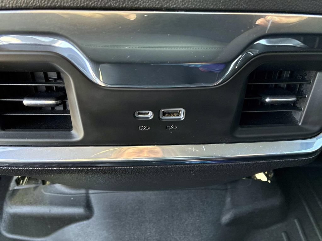 Used 2022 GMC Sierra 1500 Elevation w/ Elevation Premium Package AWD/4WD image 18