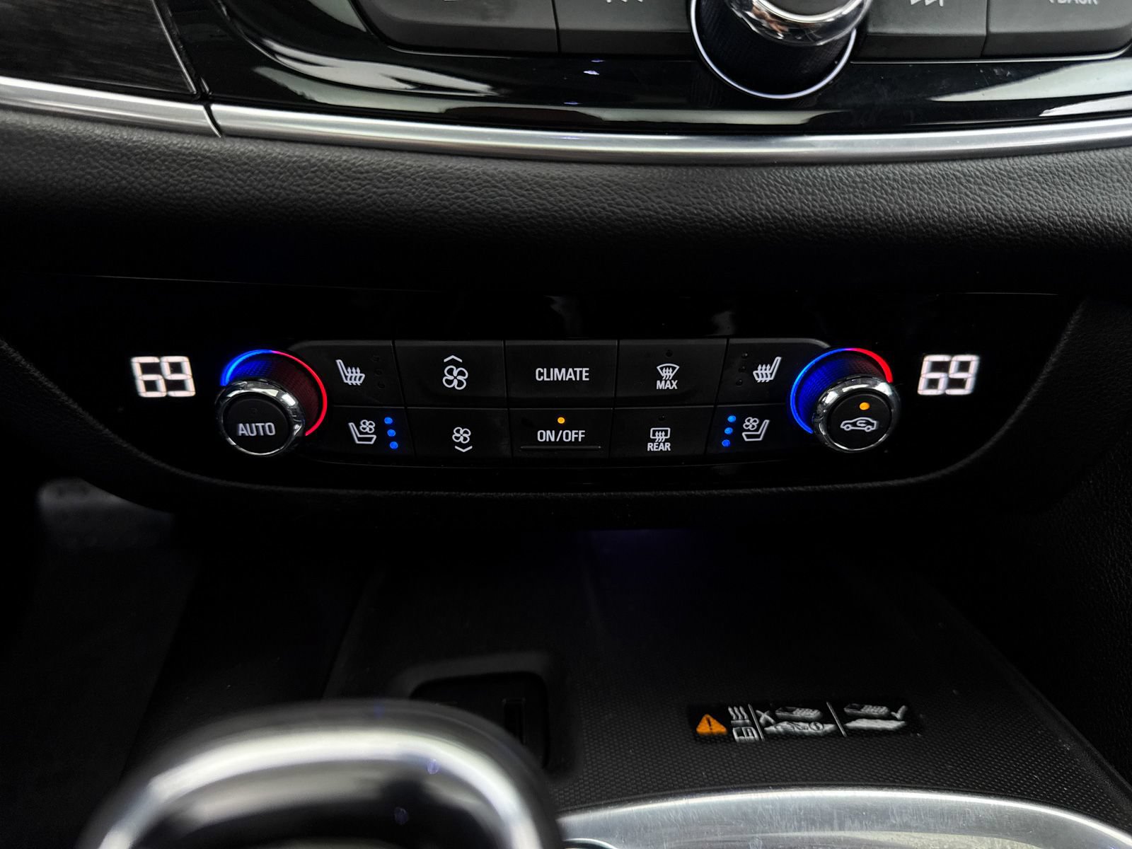Used 2019 Buick Enclave Avenir w/ Avenir Technology Package FWD image 25