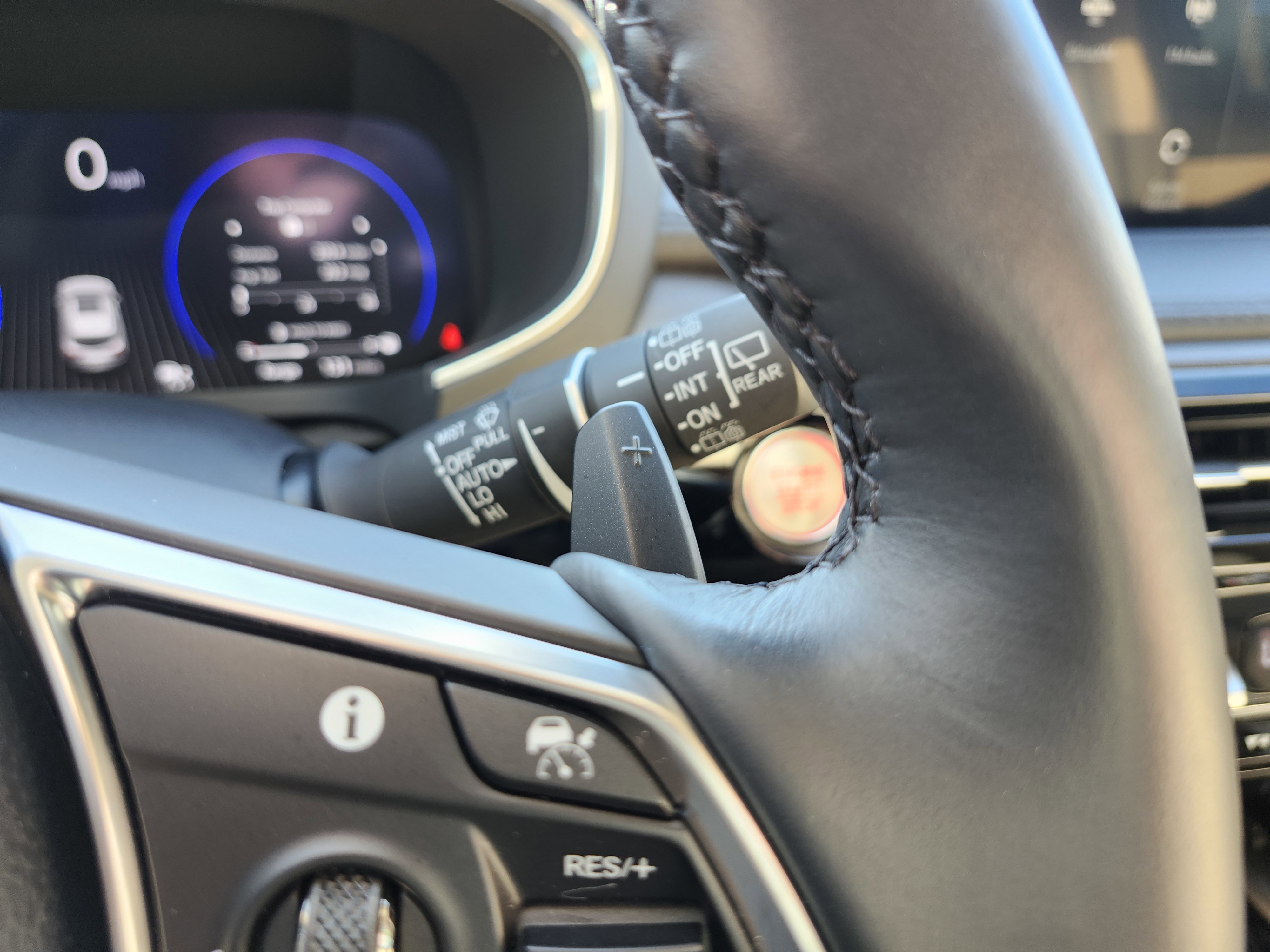 Used 2023 Acura MDX SH-AWD w/ Advance Package image 15