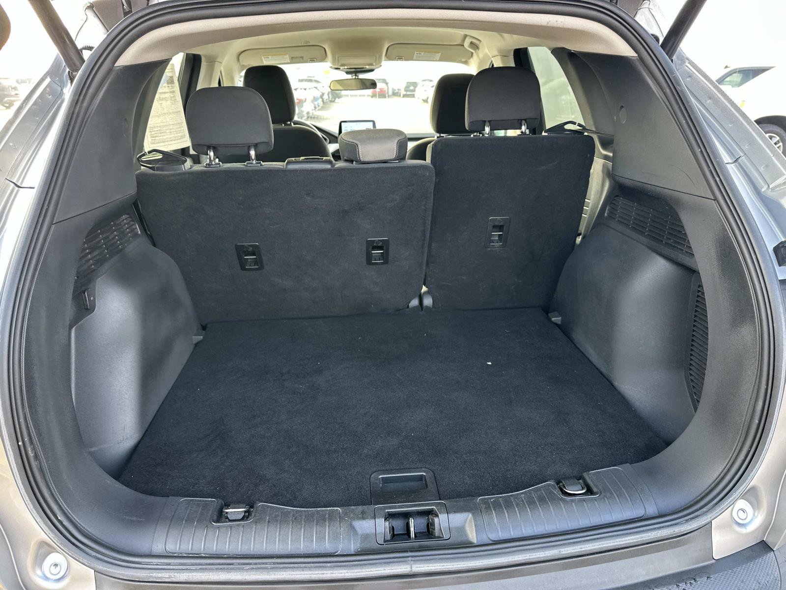 Used 2021 Ford Escape SE w/ Convenience Package image 9